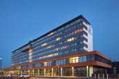 Hilton_Exterior_01