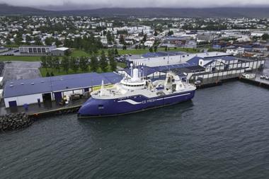Kaldbakur EA 1 and Samherji's production plant in Akureyri