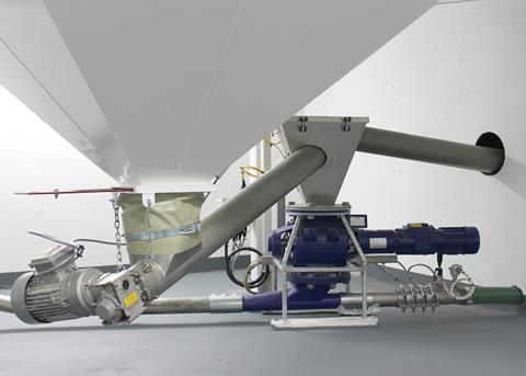 Rotary valve assembly screw conveyer