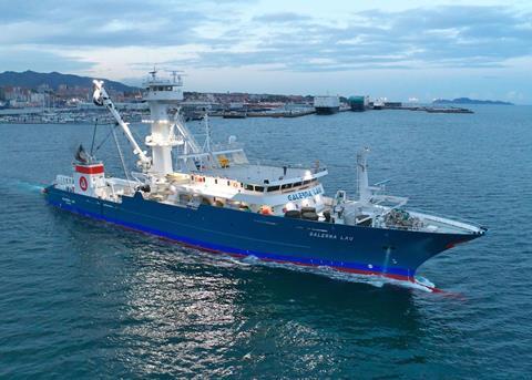 Albacora seiner features Schottel SCP