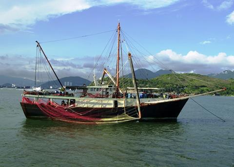Fishing trawler in Hong Kong waters. © Alan Leung/WWF-Hong Kong