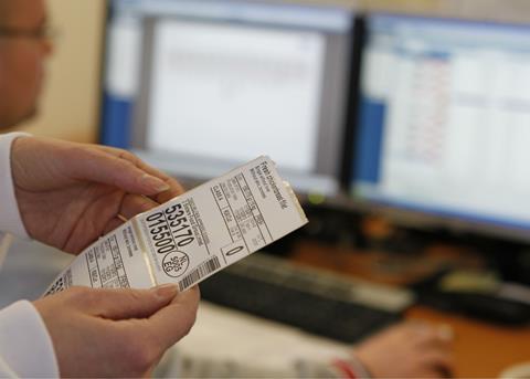 The software module’s visual label designer enables processors to create labels with texts, images, barcodes, and line graphics