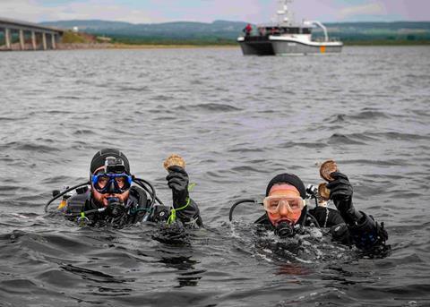 (l-r) Alex Robertson-Jones and Prof Bill Sanderson inspect DEEP’s native European oysters from the Dornoch Firth.