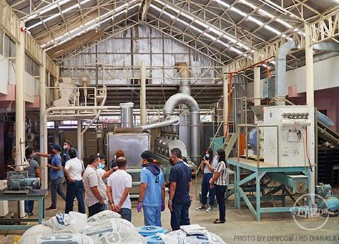 Representatives of SEAFDEC/AQD and PAFC tour a pilot-scale feed mill Photo: RD Dianala