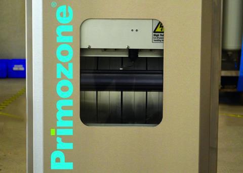 Ozone is a tool for the removal of fine particles and dissolved organics in fish tanks