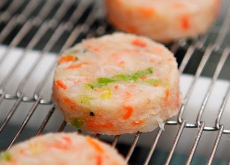 The RevoPortioner enables processors to make perfectly portioned products at low pressure