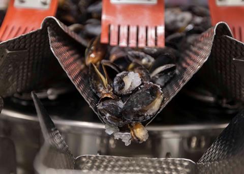 Cabomar uses twinned Ishida multihead weighers for packing its seafood mixes