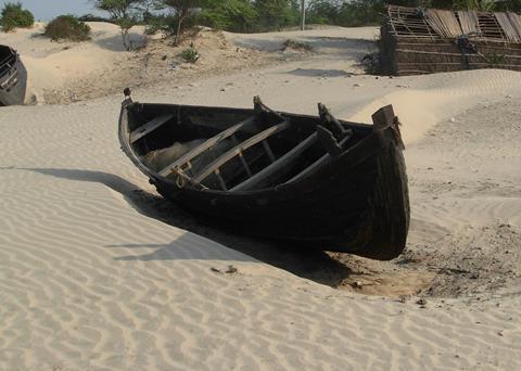Small-scale fisheries generally make broader direct and indirect contributions to food security, says HLPE. Credit: Biswarup Ganguly/CC-BY-SA-3.0