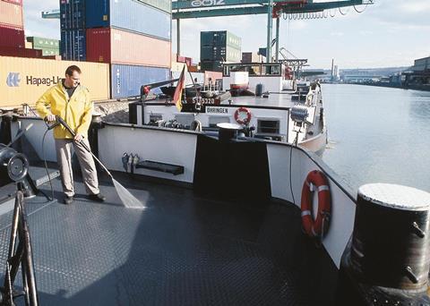 The stationary cold water high-pressure cleaners in the HDC series can be individually equipped - modules such as pumps and lances can be adjusted to the individual requirements