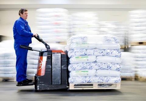 feed_pellets_bags_biomar