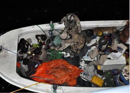 KÖLN rescued five Somali fishermen