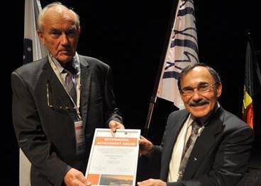 Odd Nakken (left) received the 'Outstanding Achievement Award'