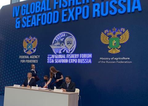 Signing the memorandum of cooperation and interaction at the Seafood Expo Russia